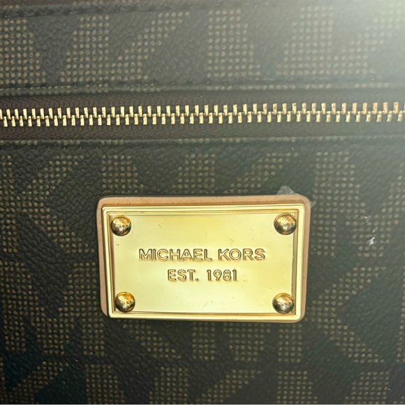 Michael Kors Zip Around Mini Wristlet Clutch Brown Gold Logo Signature MK NWT - Picture 5 of 5